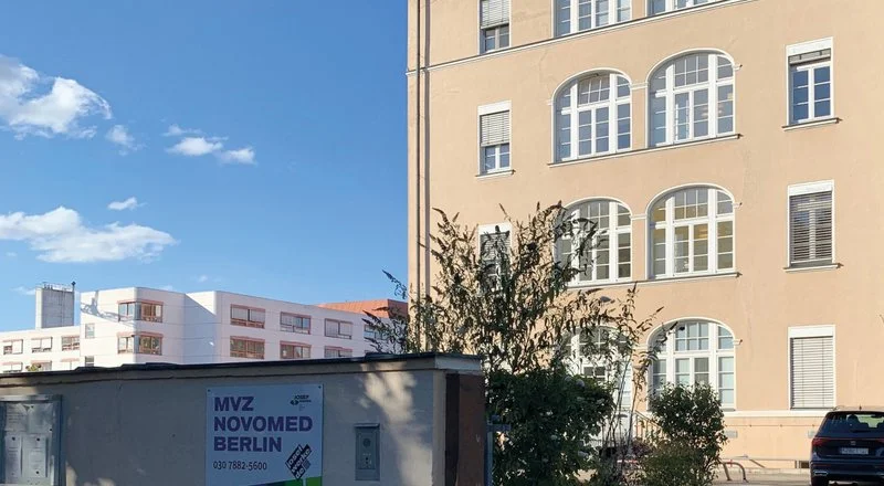 Eingang MVZ Novomed Berlin
